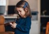 A German government adviser recommends a ban on smartphones for children younger than 14