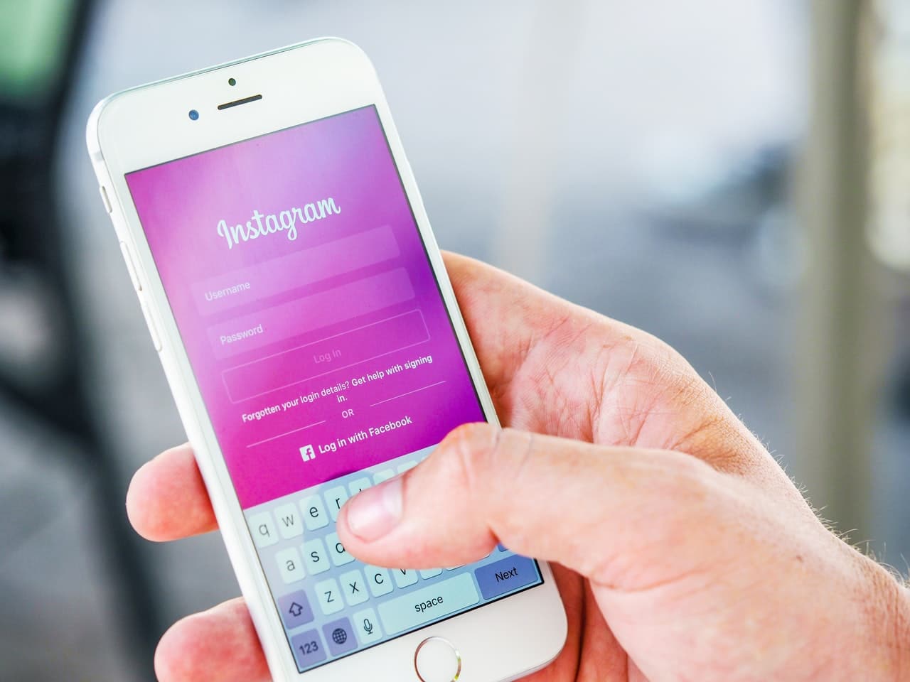 socialsteeze-instagram-review-header-image